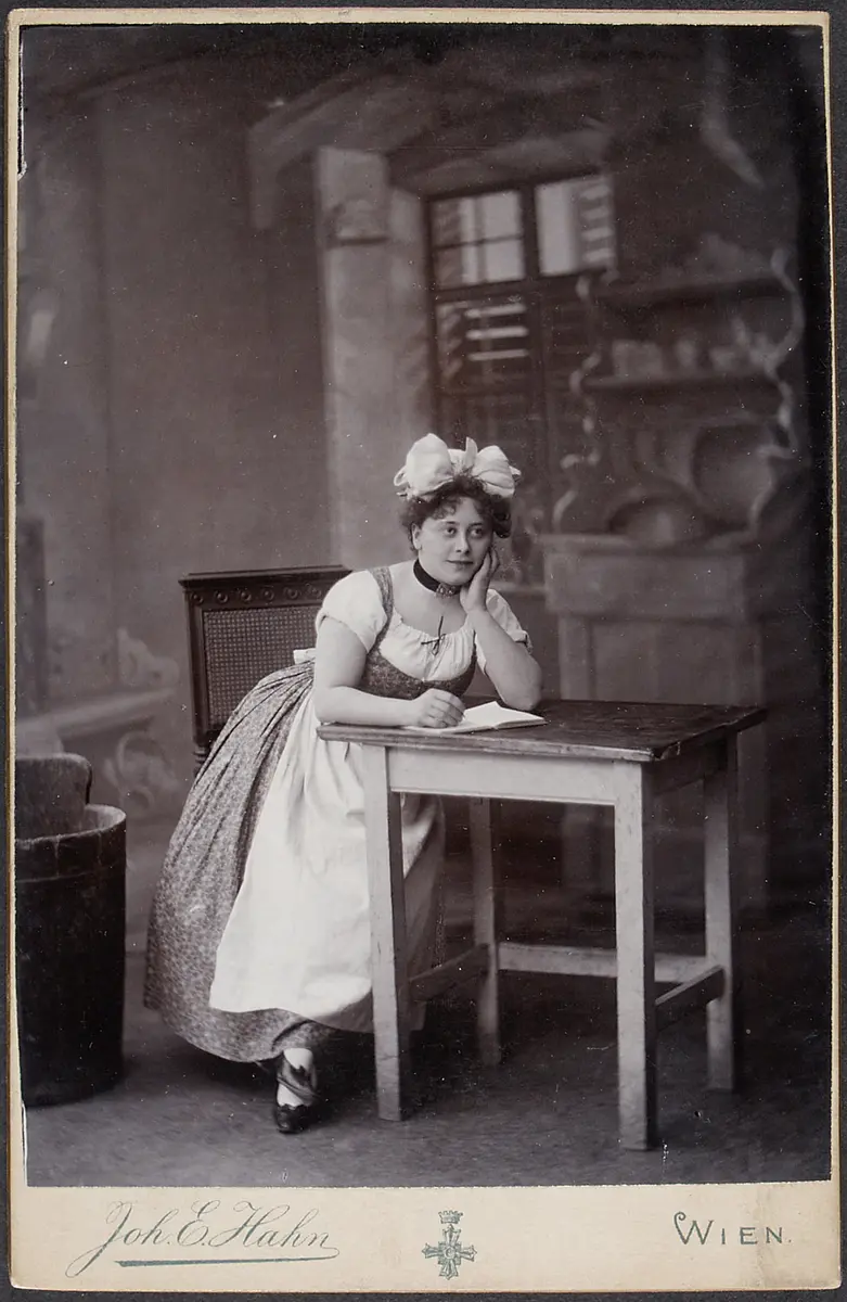 Mila Theren