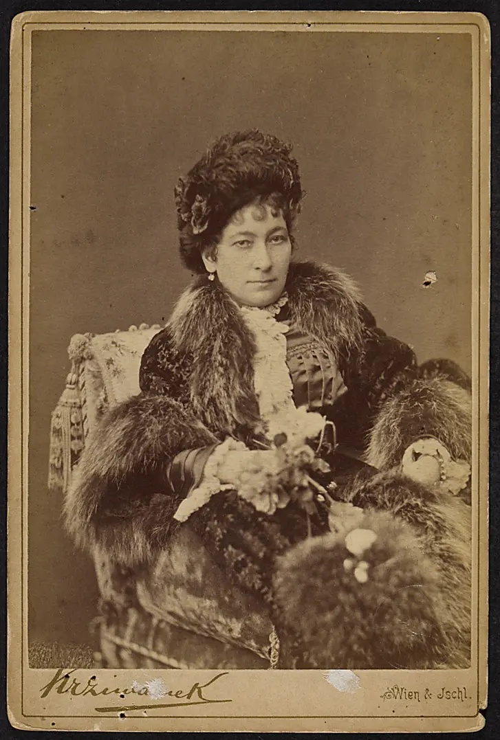 Charlotte Wolter