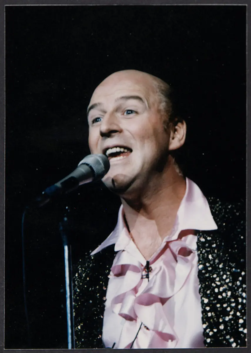 Alexander Goebel, Verweis auf Stücktitel: Elvis/John