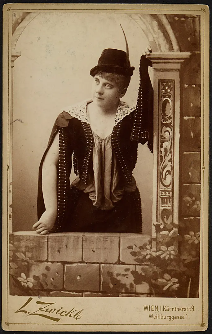 Ottilie Collin, Verweis auf Stücktitel: Simplicissimus