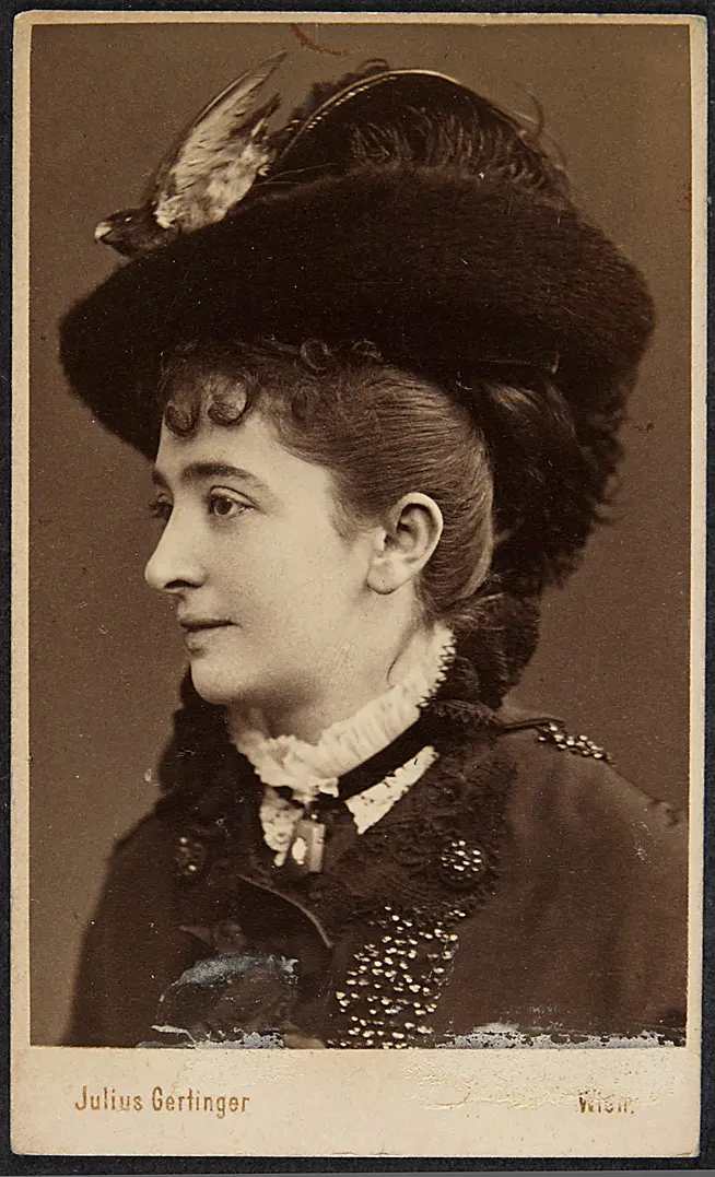 Louise Stauber