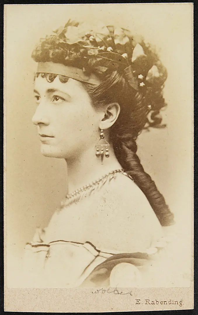 Charlotte Wolter