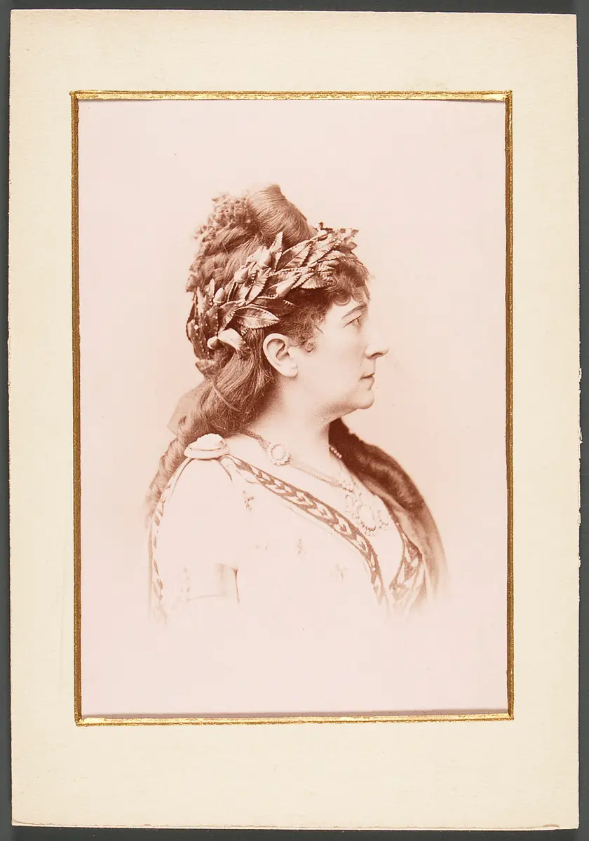 Charlotte Wolter, Verweis auf Stücktitel: Sappho