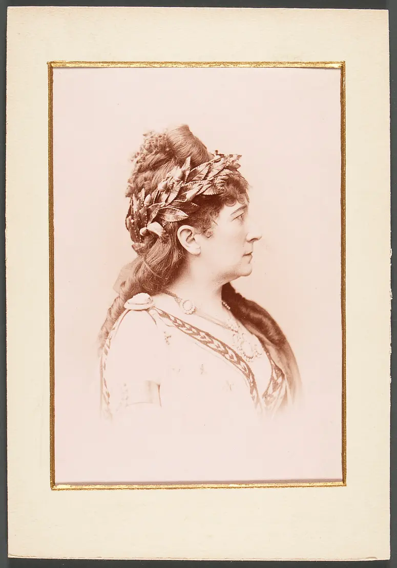 Charlotte Wolter, Verweis auf Stücktitel: Sappho