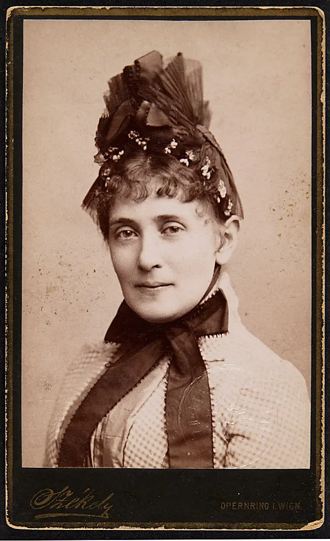 Anna Bauer