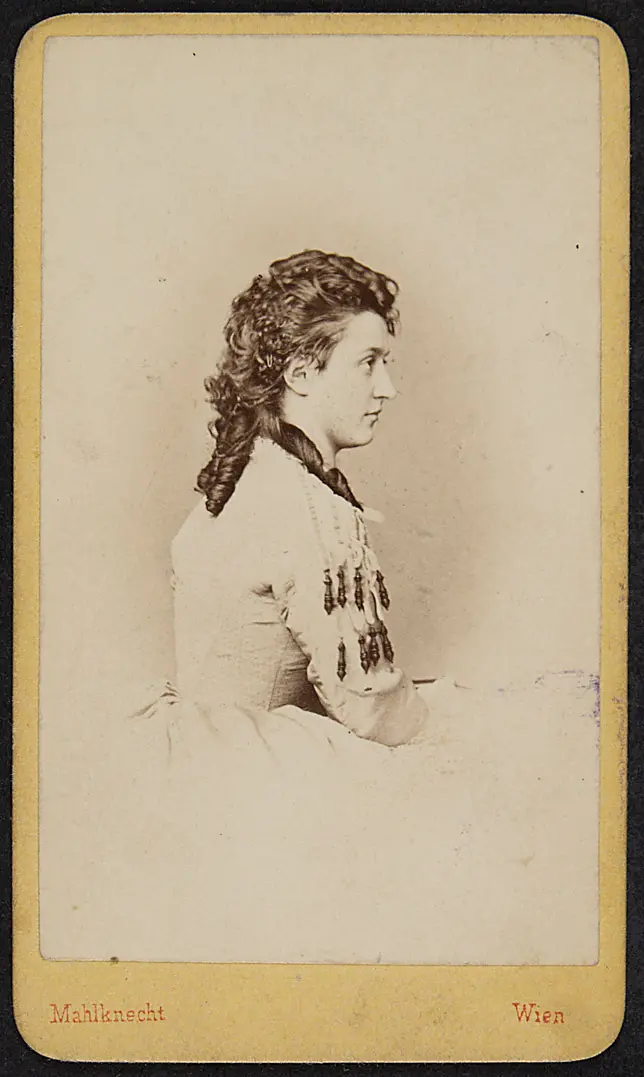 Marie Mathes