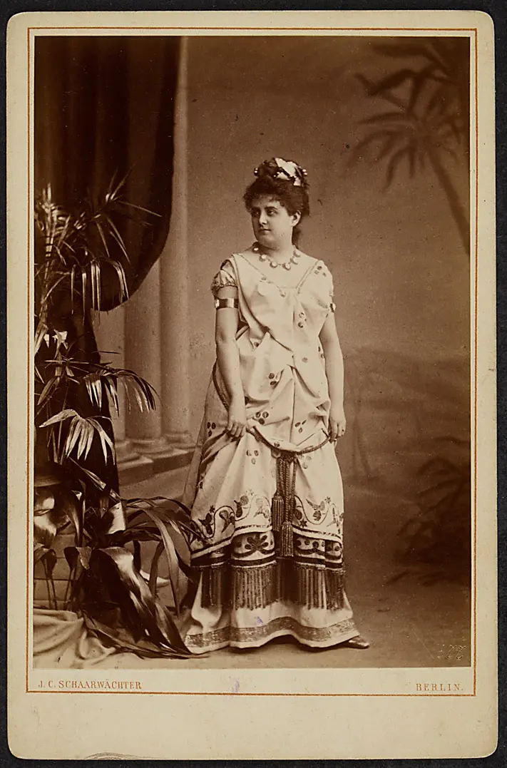 Charlotte Grossi