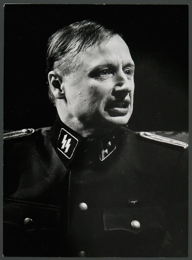 Franz Morak, Verweis auf Stücktitel: Der Stellvertreter