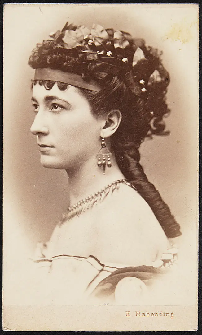 Charlotte Wolter