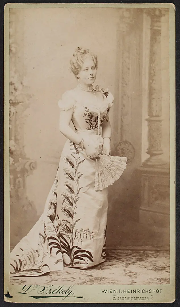 Emma Artin