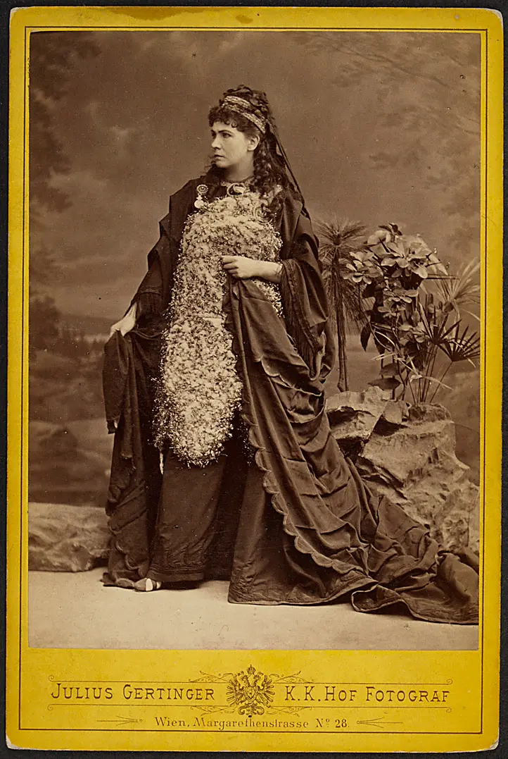 Marie Geistinger, Verweis auf Stücktitel: Medea