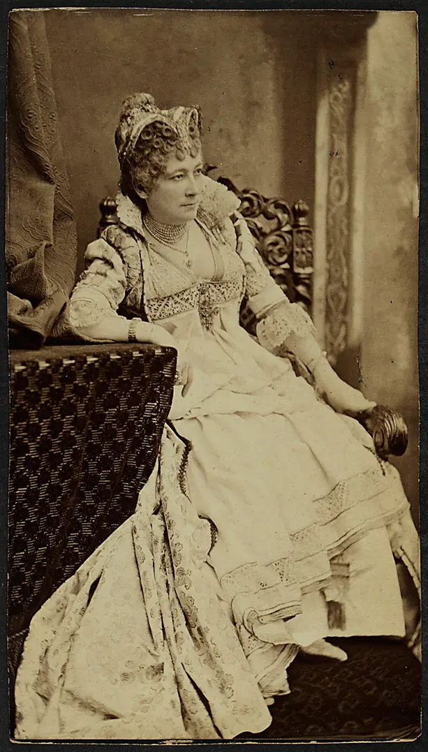 Charlotte Wolter
