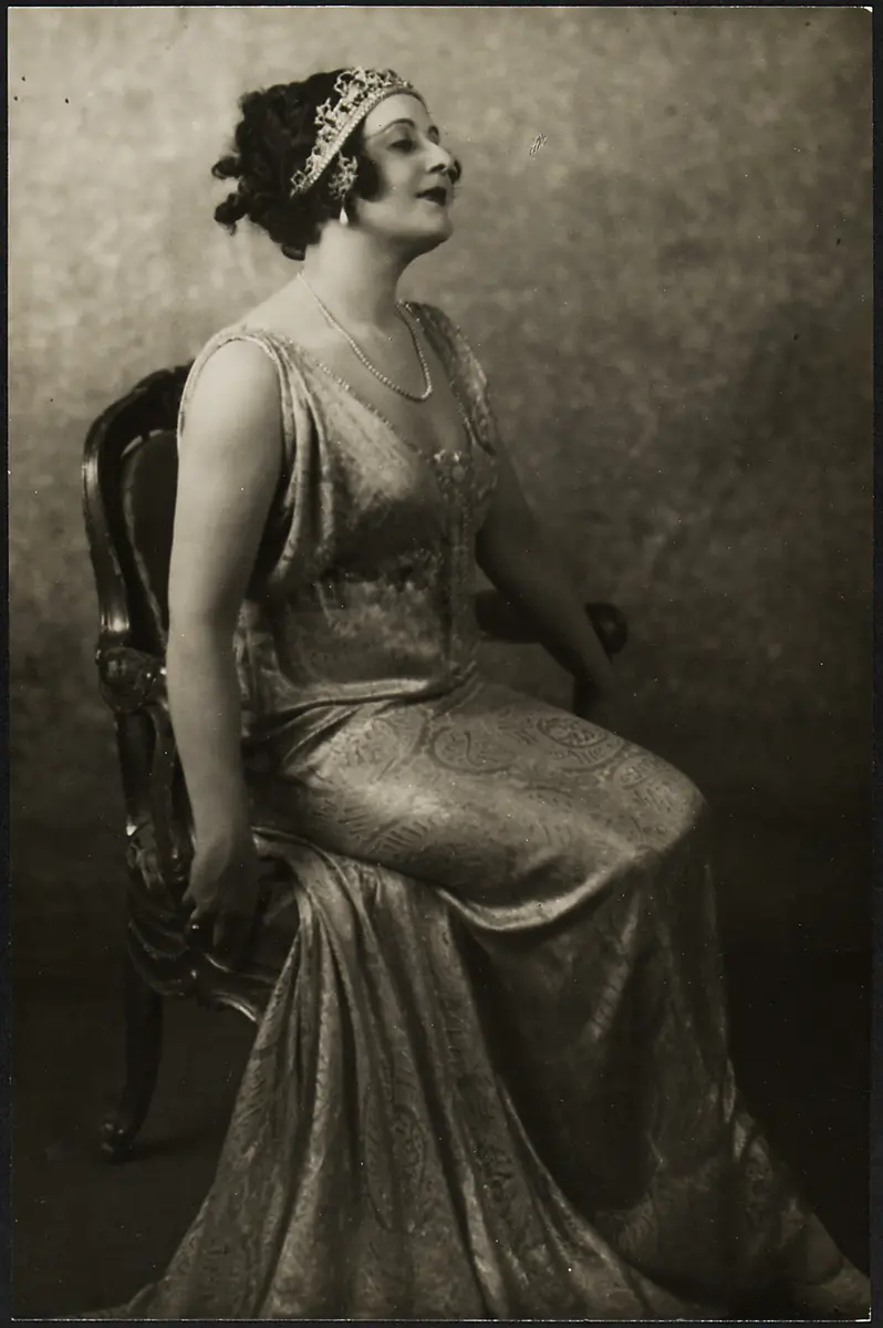 Yvonne Gall