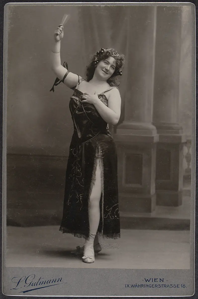 Isa Karoly