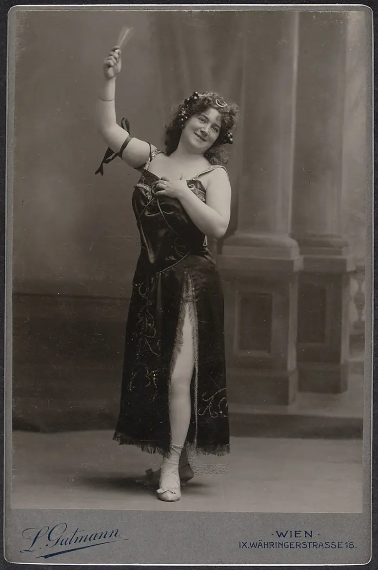 Isa Karoly