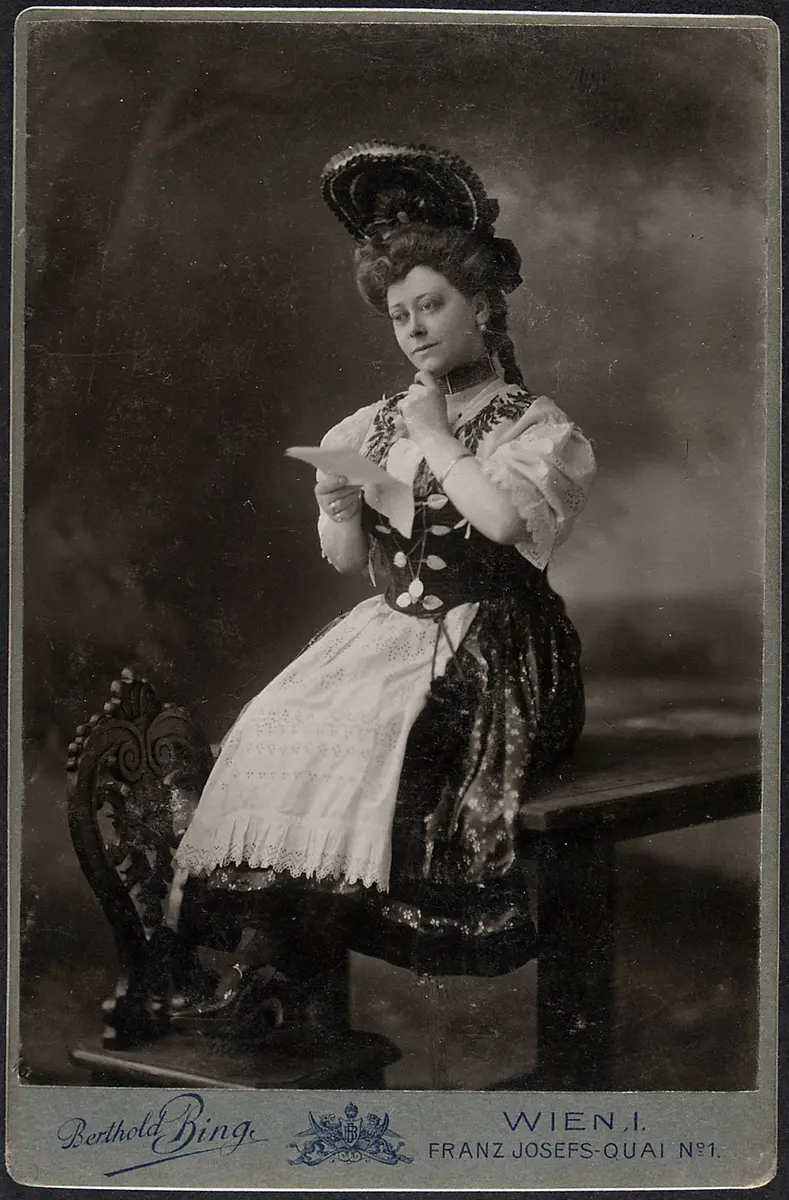 Mila Theren