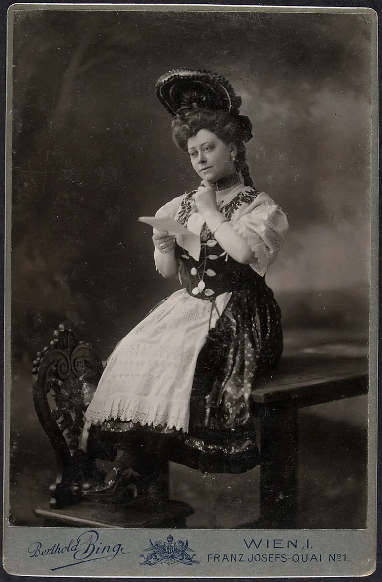 Mila Theren