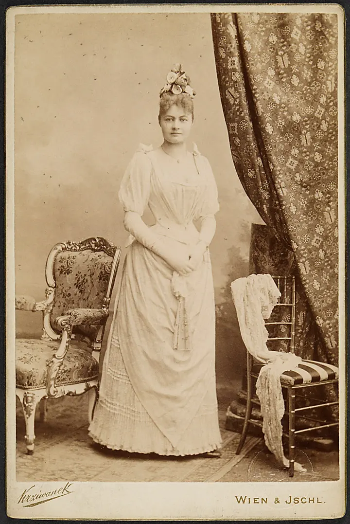 Ella Erau
