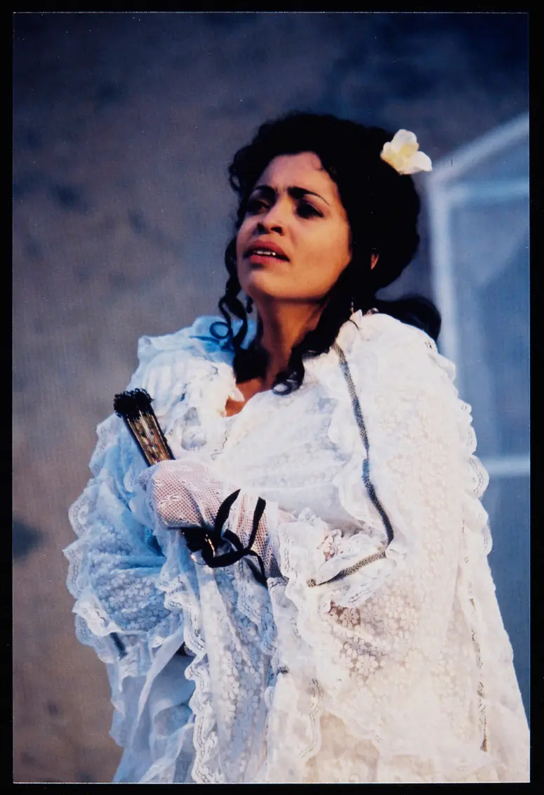 Melba Ramos, Verweis auf Stücktitel: La Traviata