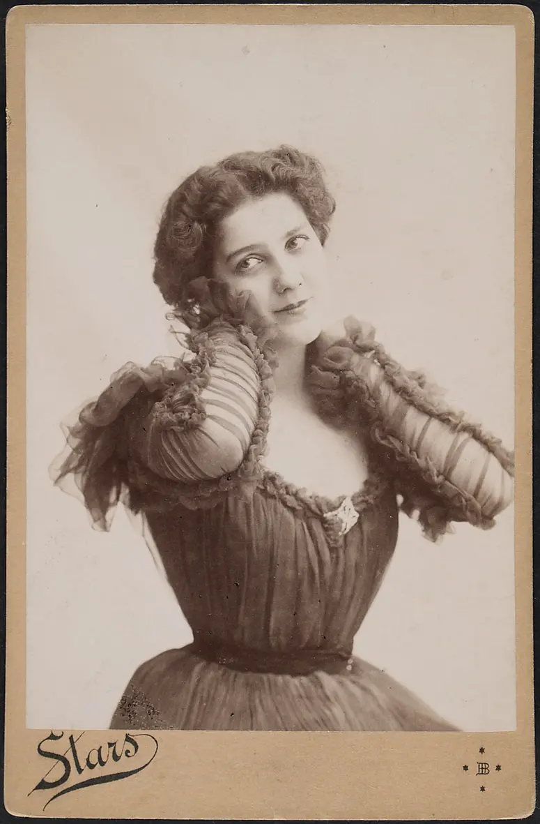 Amelie Stone