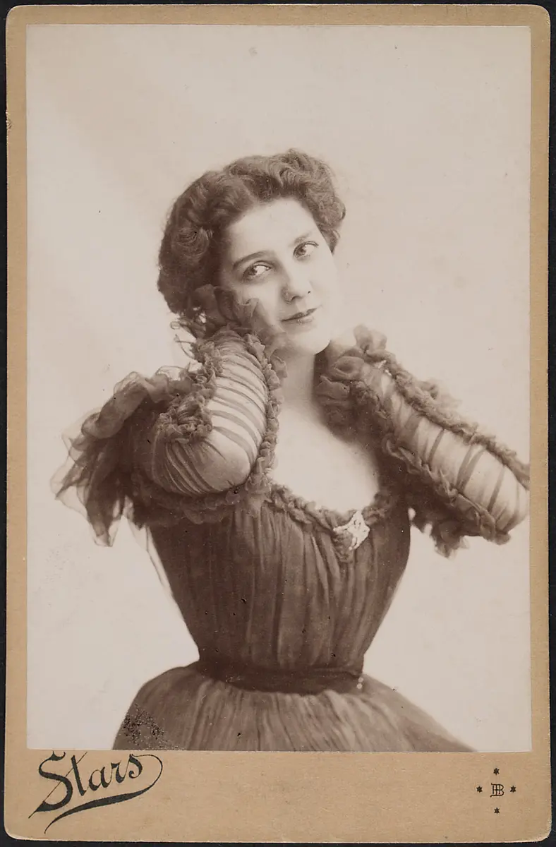 Amelie Stone