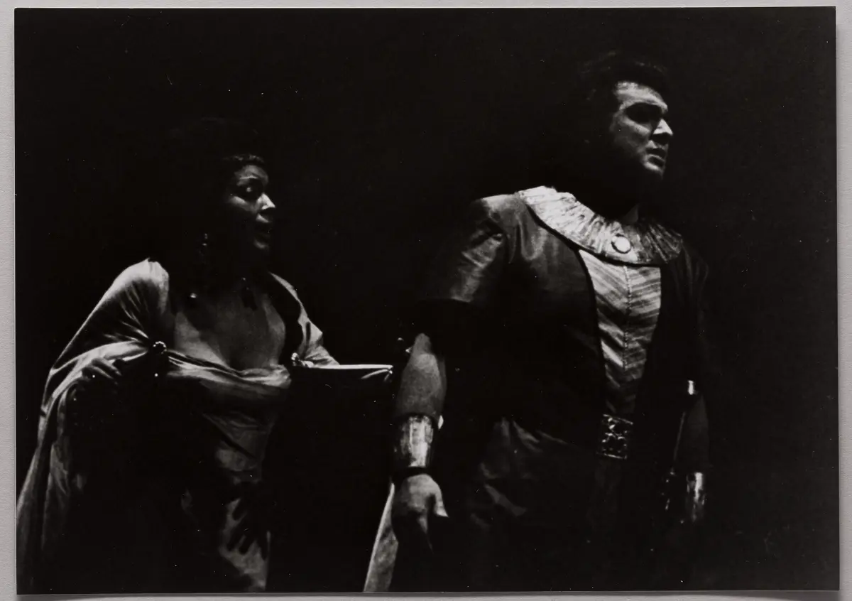 Plácido Domingo, Verweis auf Stücktitel: Aida