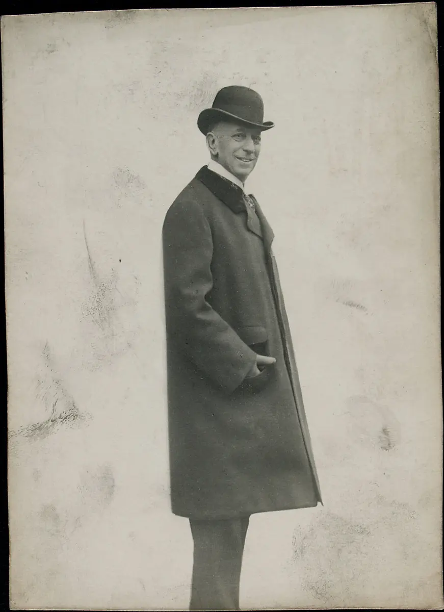 Herr Tewele
