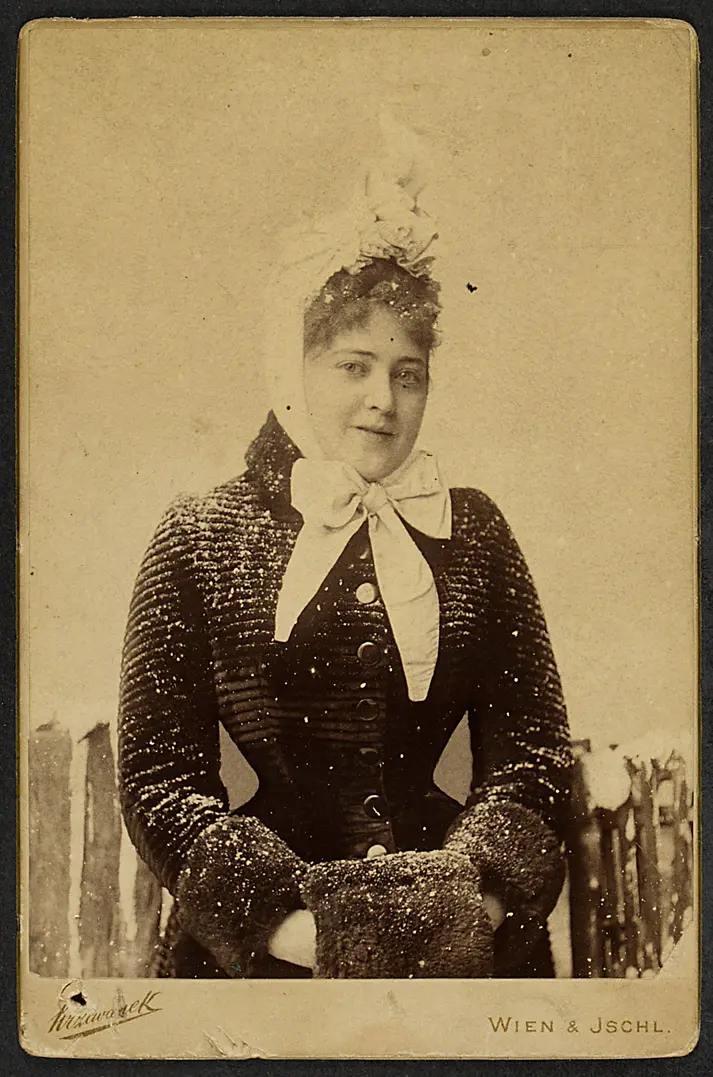 Lola Beeth