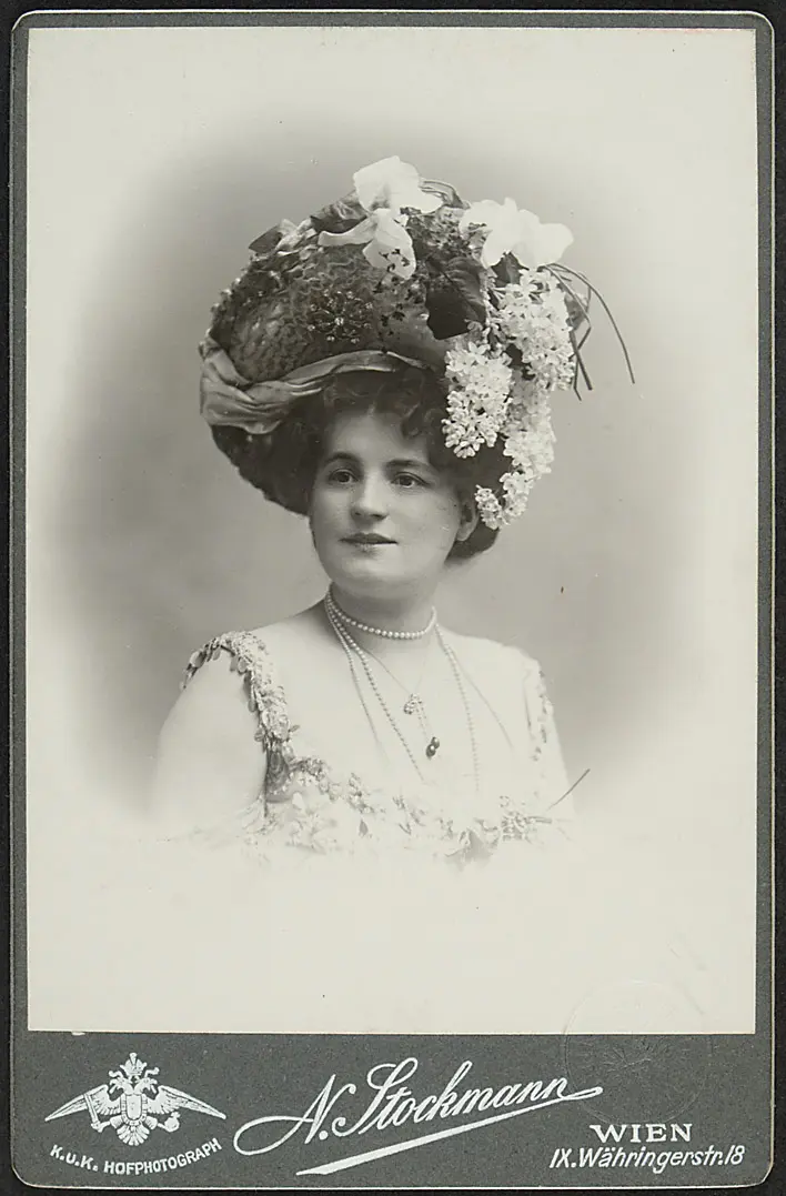 Annie Dirkens