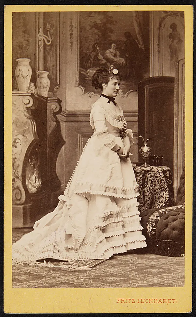 Friederike Kronau, Verweis auf Stücktitel: Frou-Frou