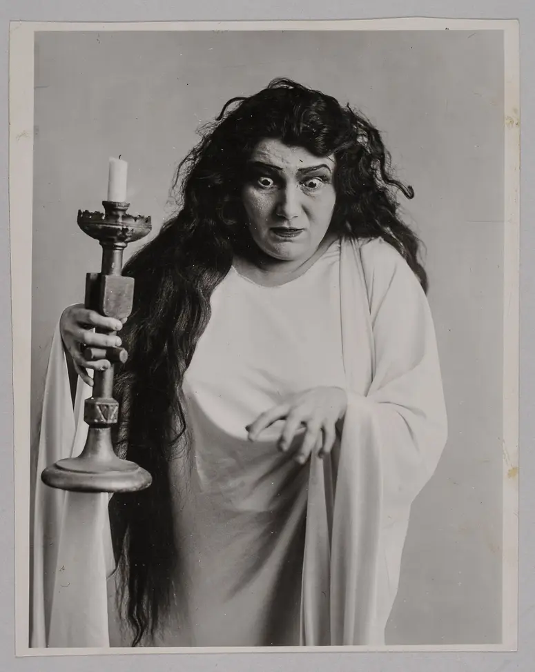 Gertrude Rünger, Verweis auf Stücktitel: Machbeth