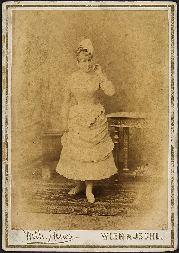 Ottilie Collin, Verweis auf Stücktitel: Der Botschafter