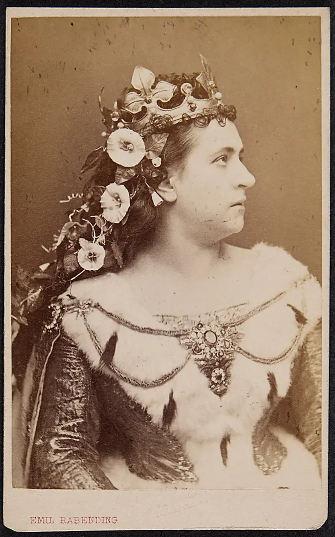 Louise Dustmann