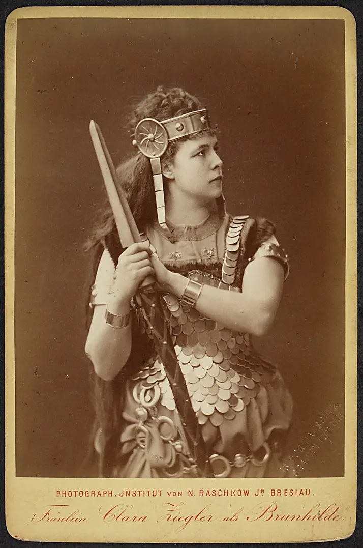 Clara Ziegler, Verweis auf Stücktitel: Die Nibelungen