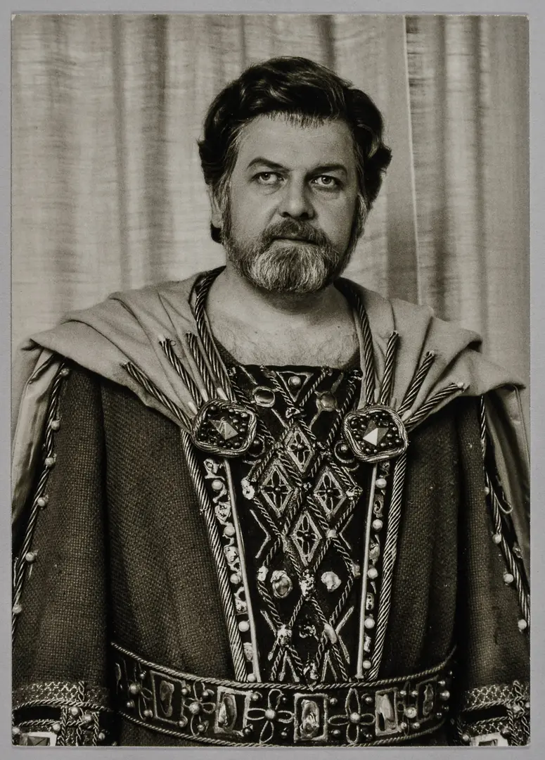 Karl Ridderbusch, Verweis auf Stücktitel: Lohengrin