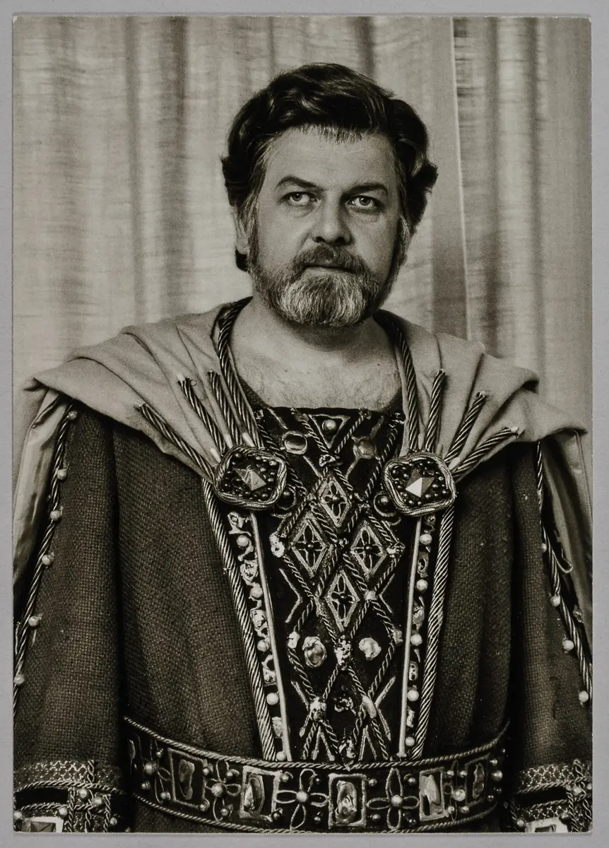 Karl Ridderbusch, Verweis auf Stücktitel: Lohengrin