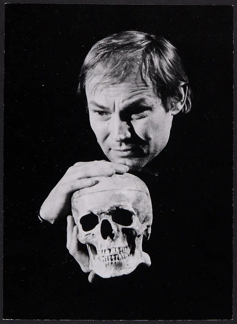Klaus Maria Brandauer, Verweis auf Stücktitel: Hamlet