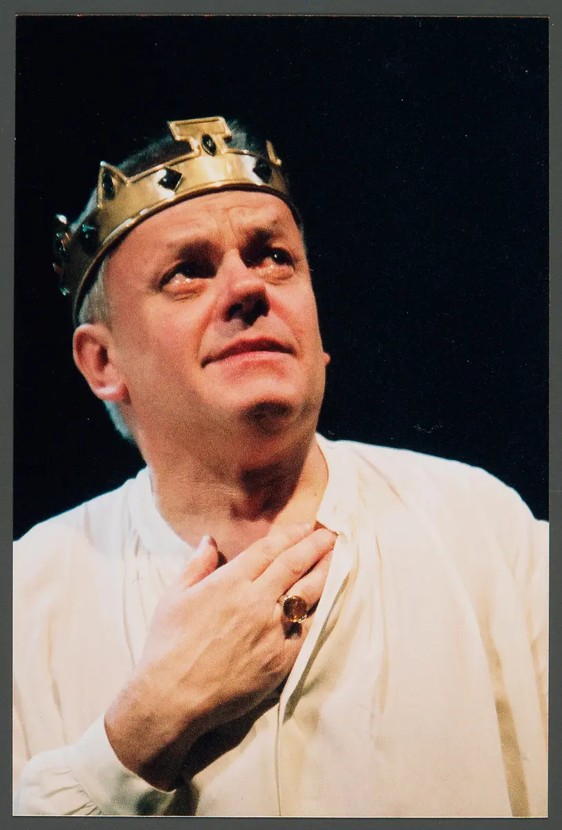 Robert Meyer, Verweis auf Stücktitel: Hamlet