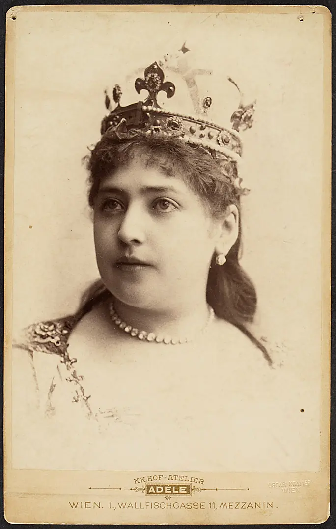 Lola Beeth