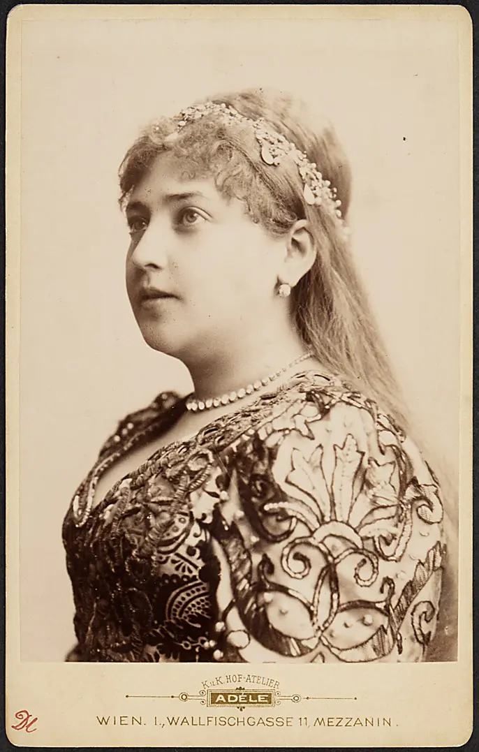 Lola Beeth, Verweis auf Stücktitel: Romeo und Julia