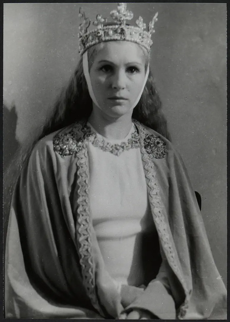 Nora Gregor