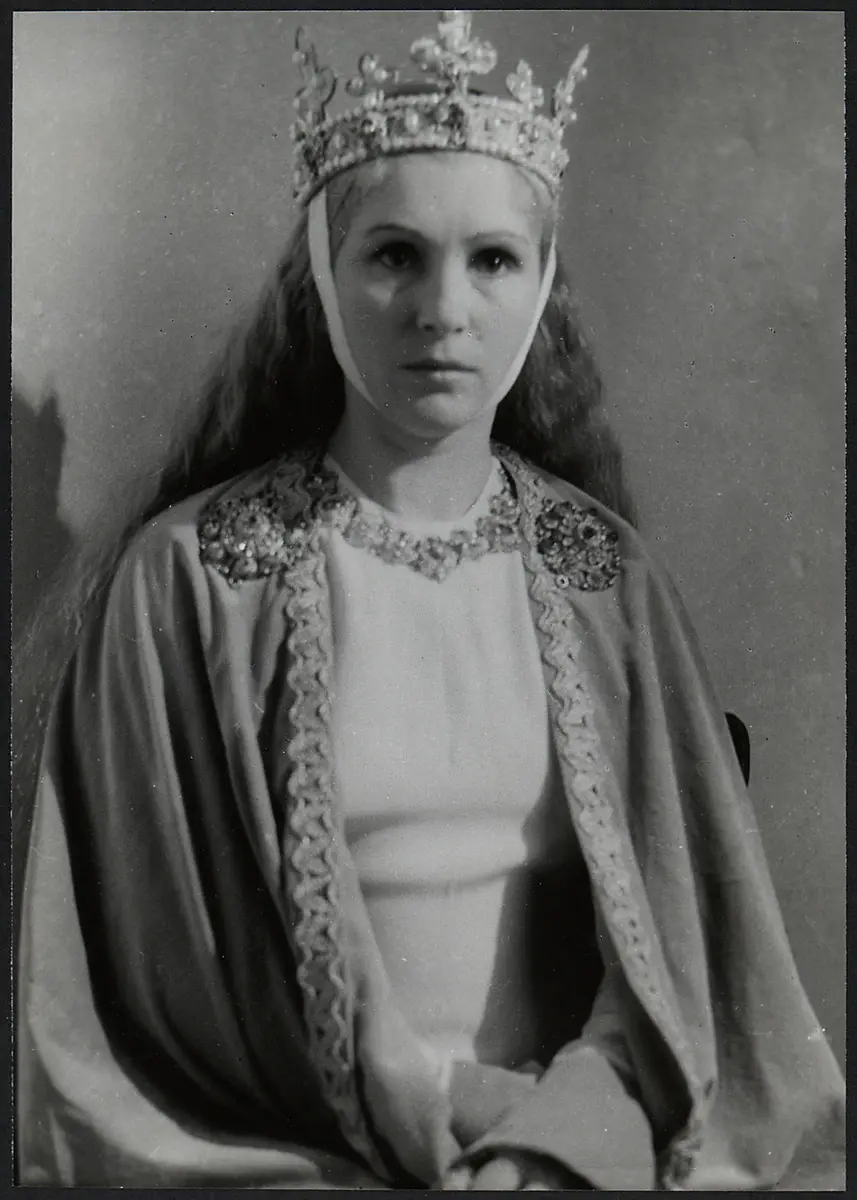 Nora Gregor
