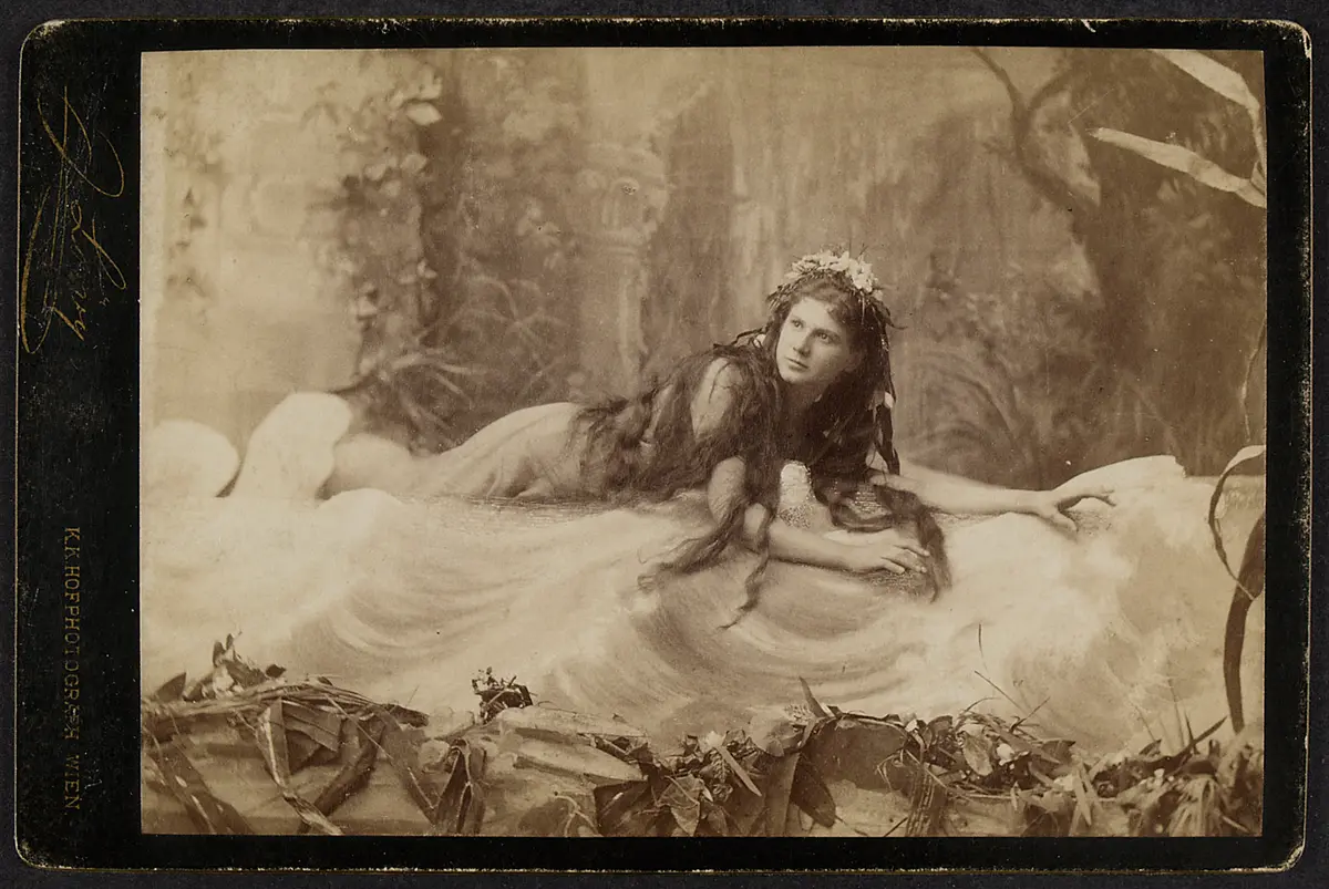 Camilla Pagliero, Verweis auf Stücktitel: Melusine