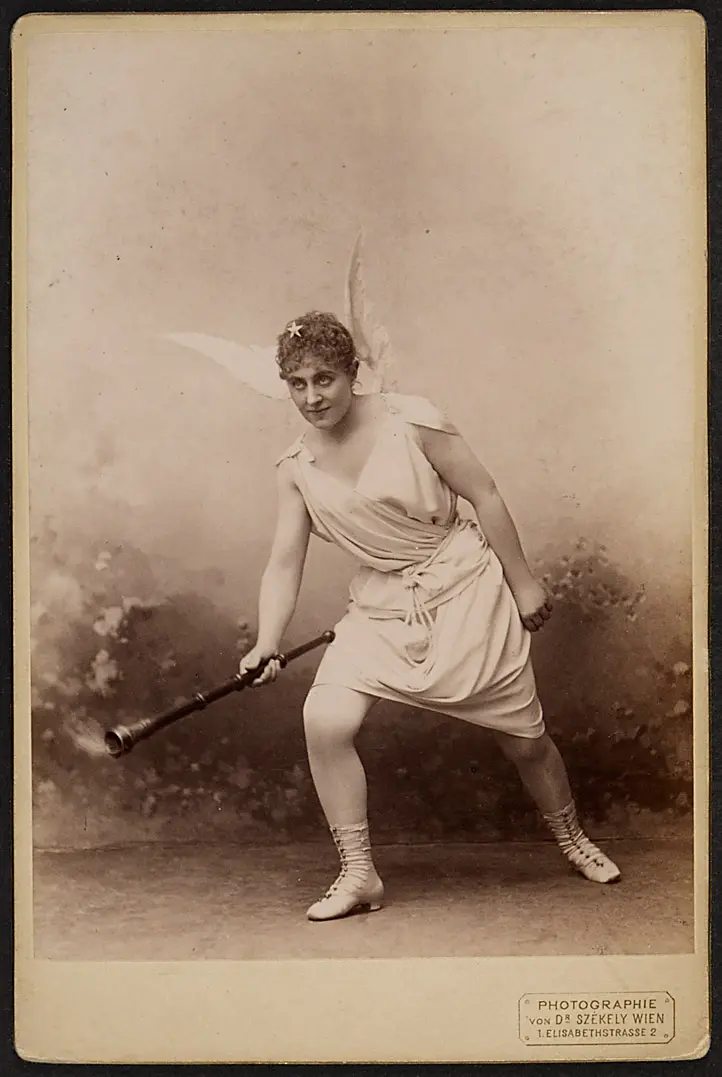 Stella Hohenfels, Verweis auf Stücktitel: Grillparzerfeier 1891