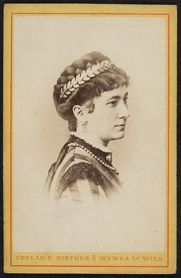 Charlotte Wolter