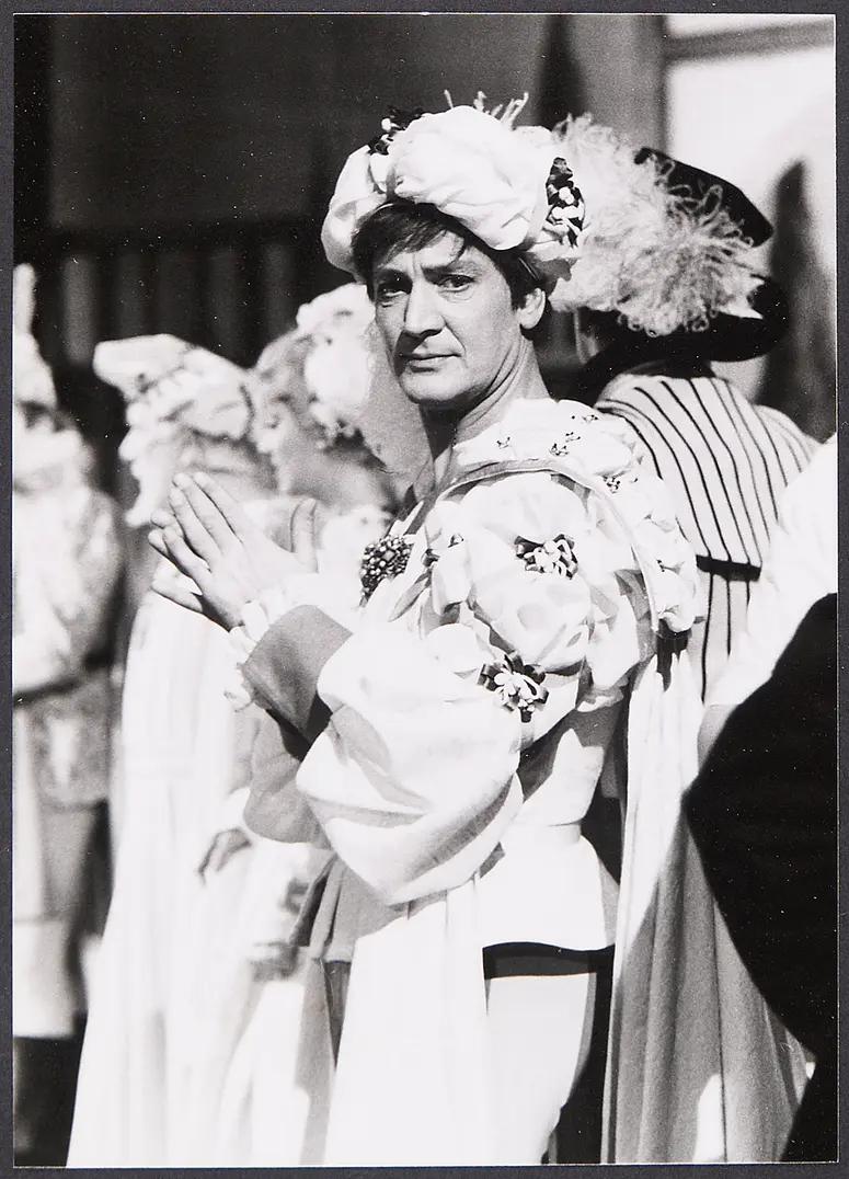 Helge Grau, Verweis auf Stücktitel: Kiss me Kate