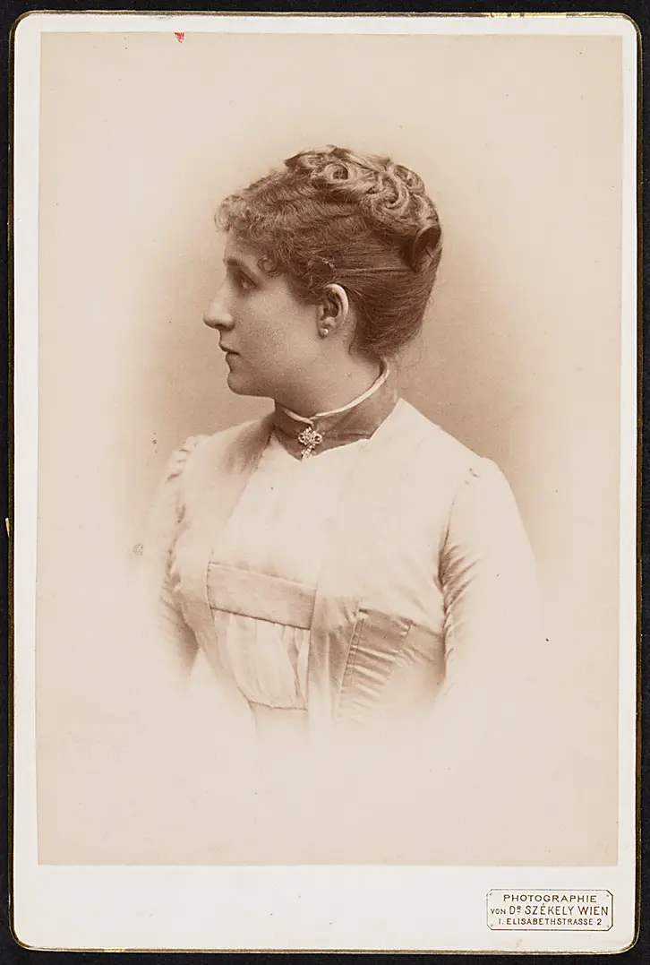 Josefine Wessely, Verweis auf Stücktitel: Denise
