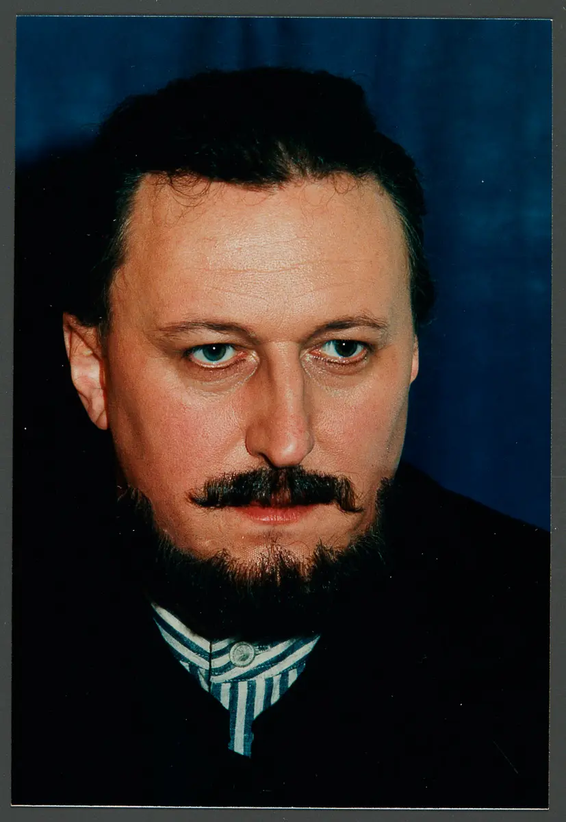 Janusz Monarcha, Verweis auf Stücktitel: Zar und Zimmermann