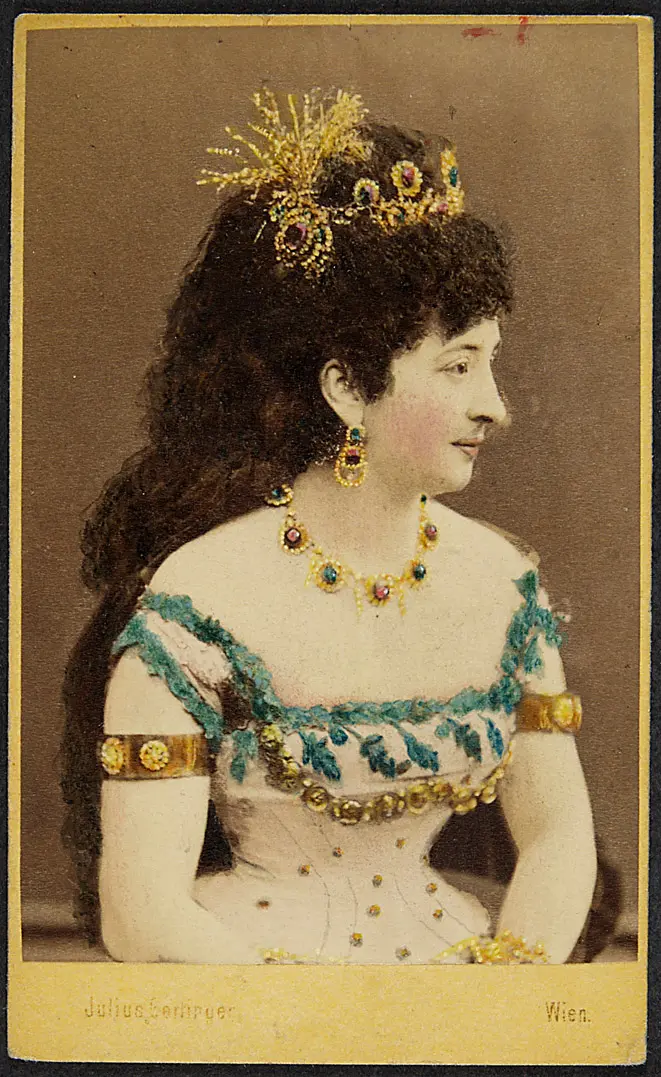 Louise Stauber