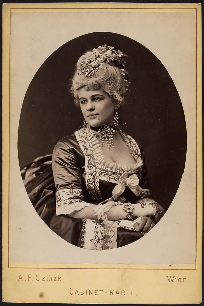 Adolfine Hebe, Verweis auf Stücktitel: General Laudon